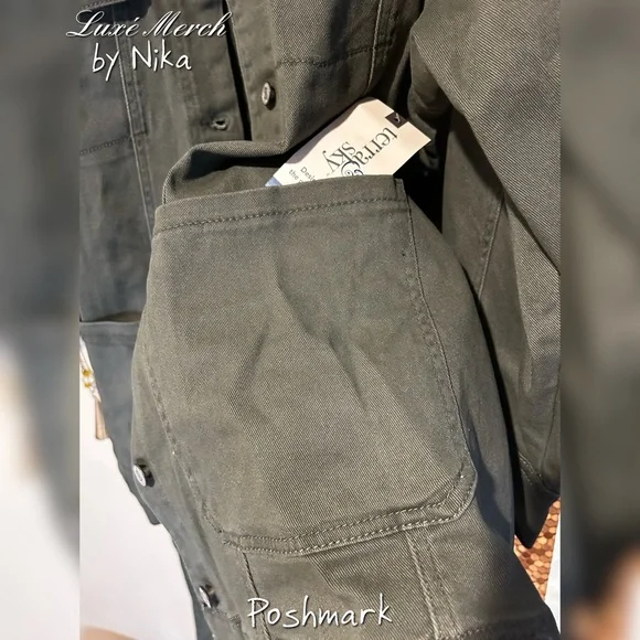 Terra & Sky Plus 2X (20-22W)Belted Olive Green Shacket - Picture 4 of 6